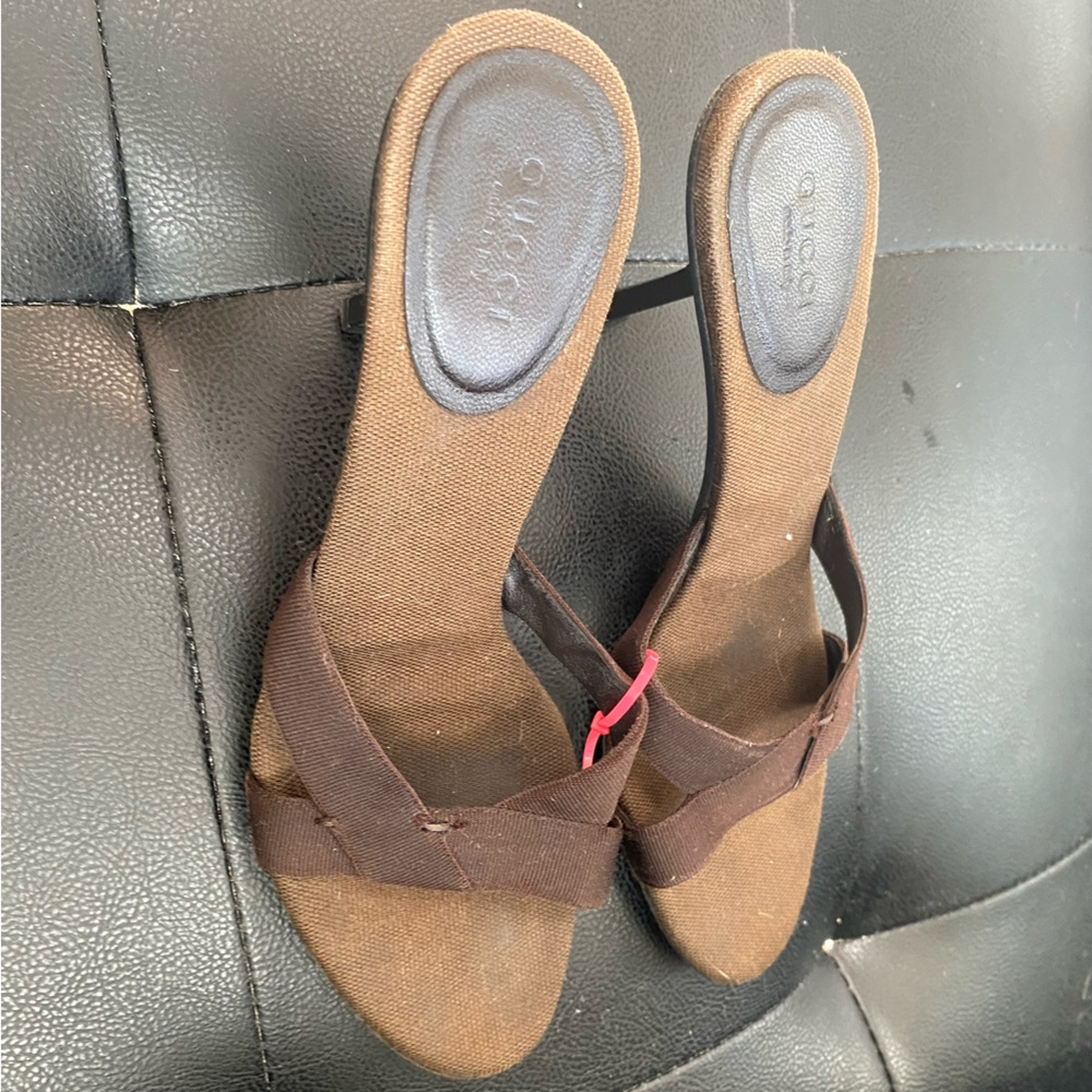 Gucci Kitty Heel Sandals size 7.5 B